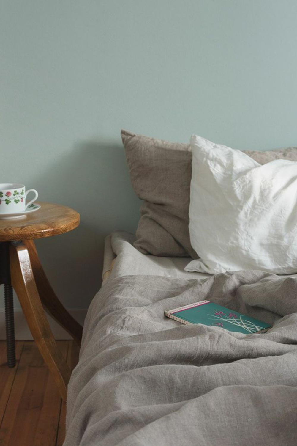 BED, ROOM WEAR
